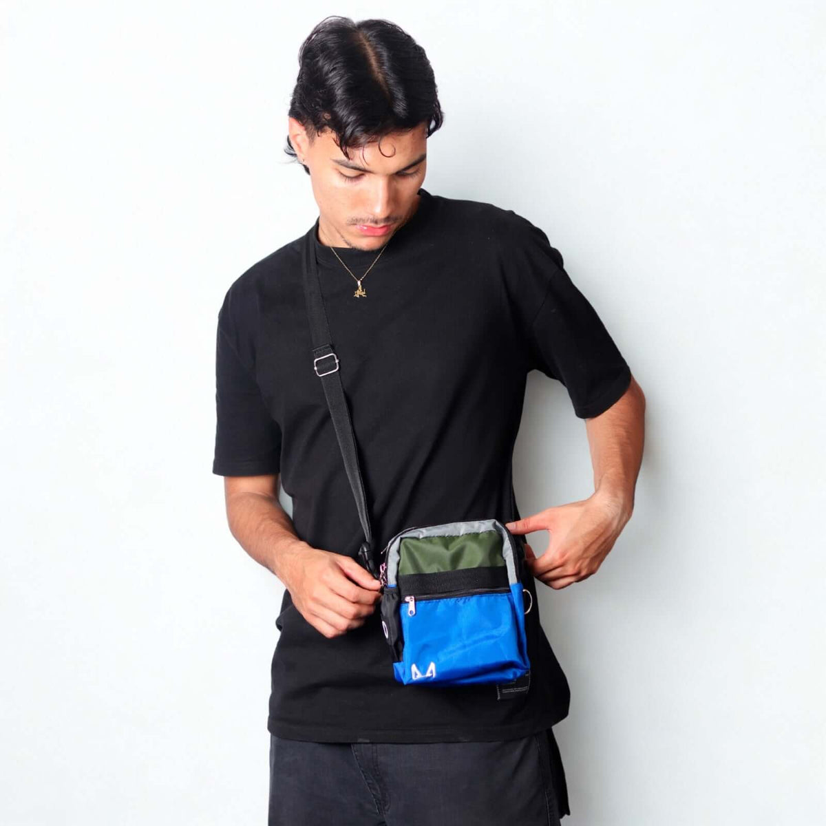 Crossbody Treat Bag – Insulated Dog Training Pouch