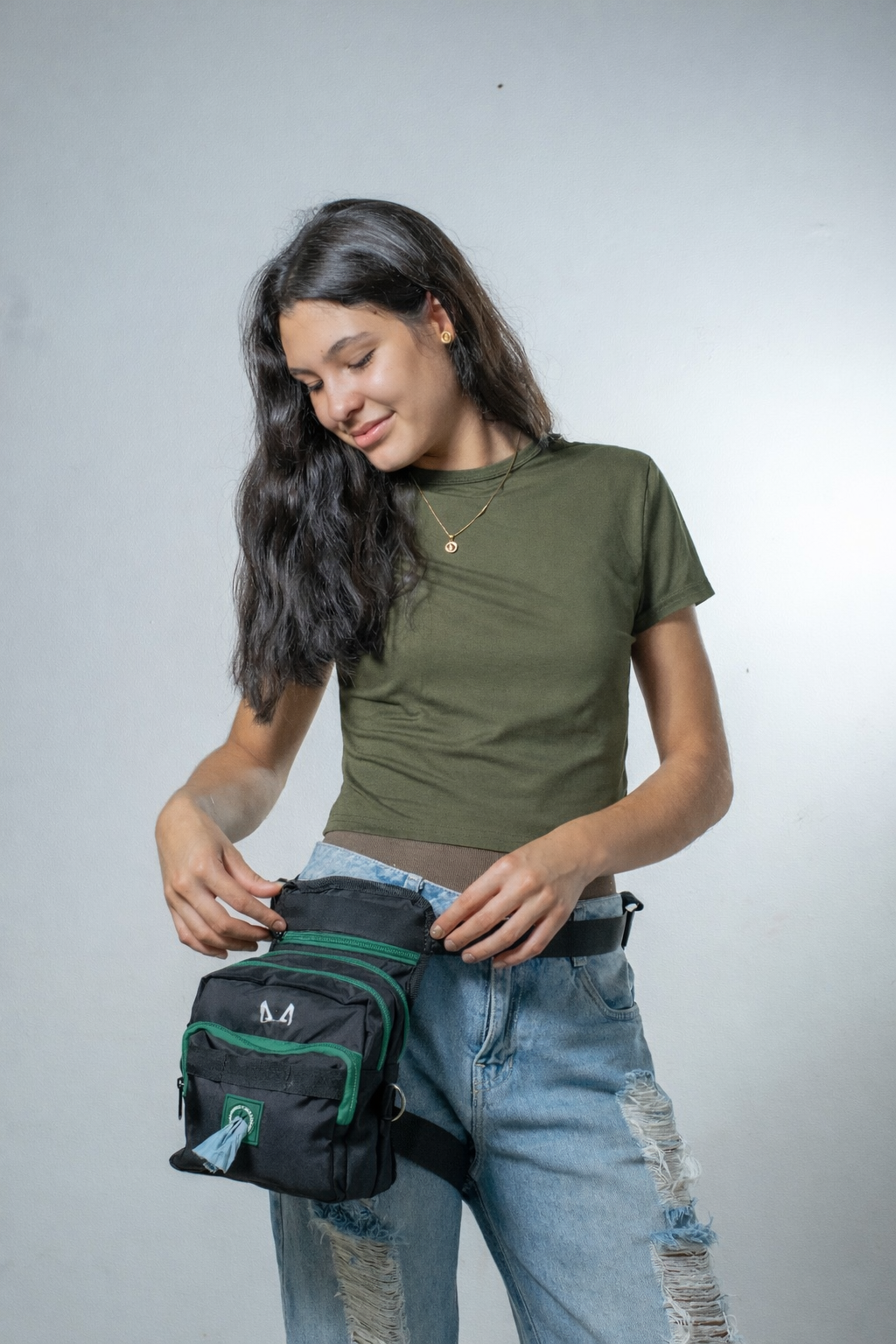 Thigh Treat Bag – Dog Training & Hiking Pouch