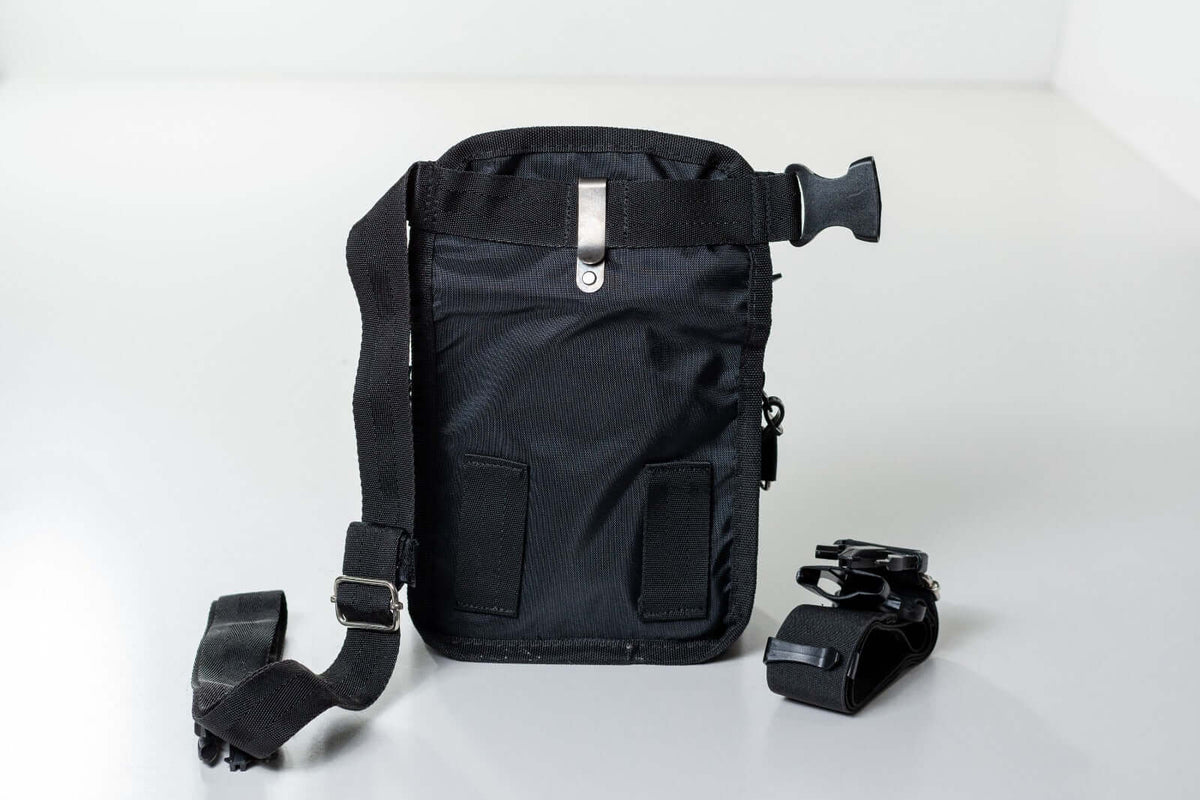 Thigh Treat Bag – Dog Training & Hiking Pouch
