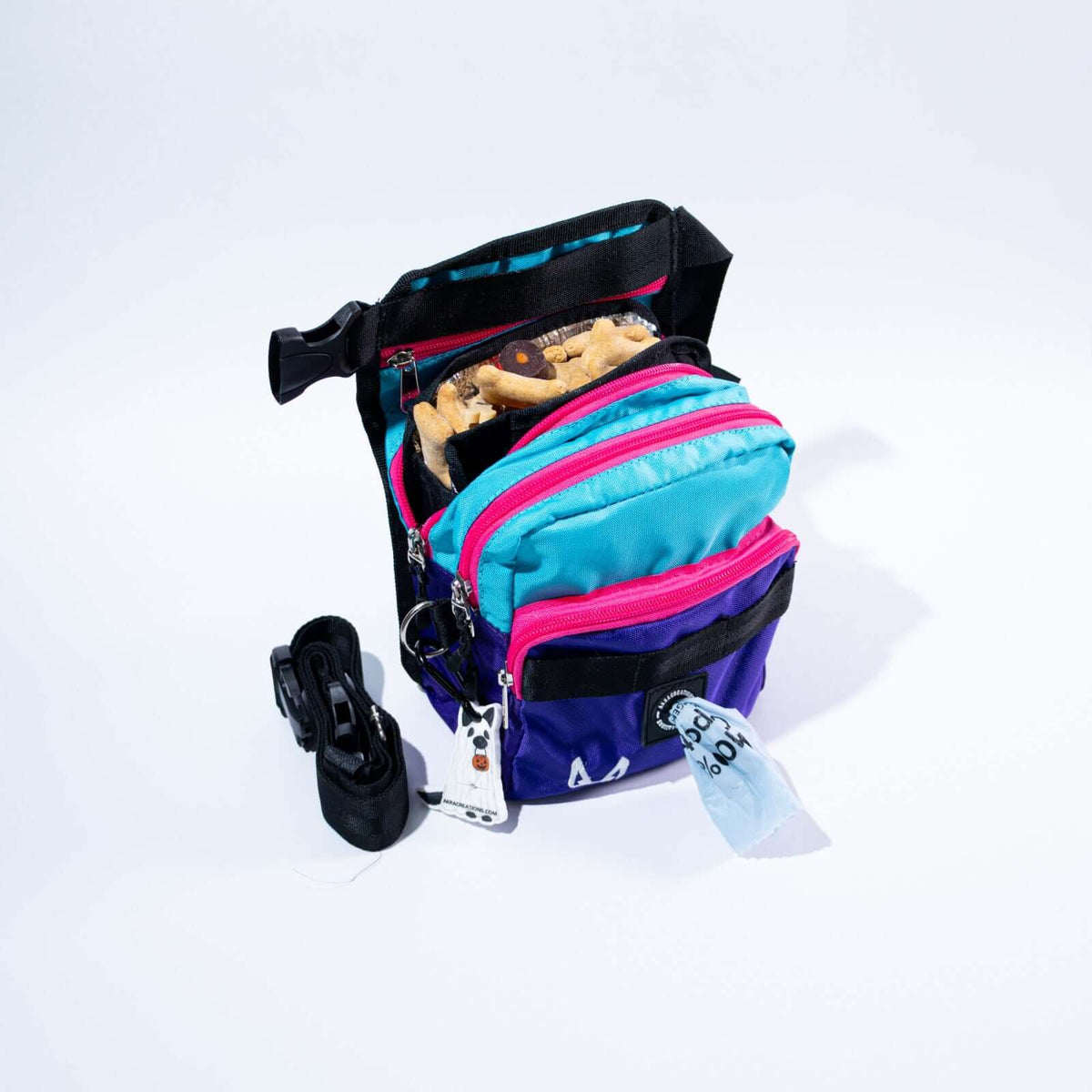 Thigh Treat Bag – Dog Training & Hiking Pouch